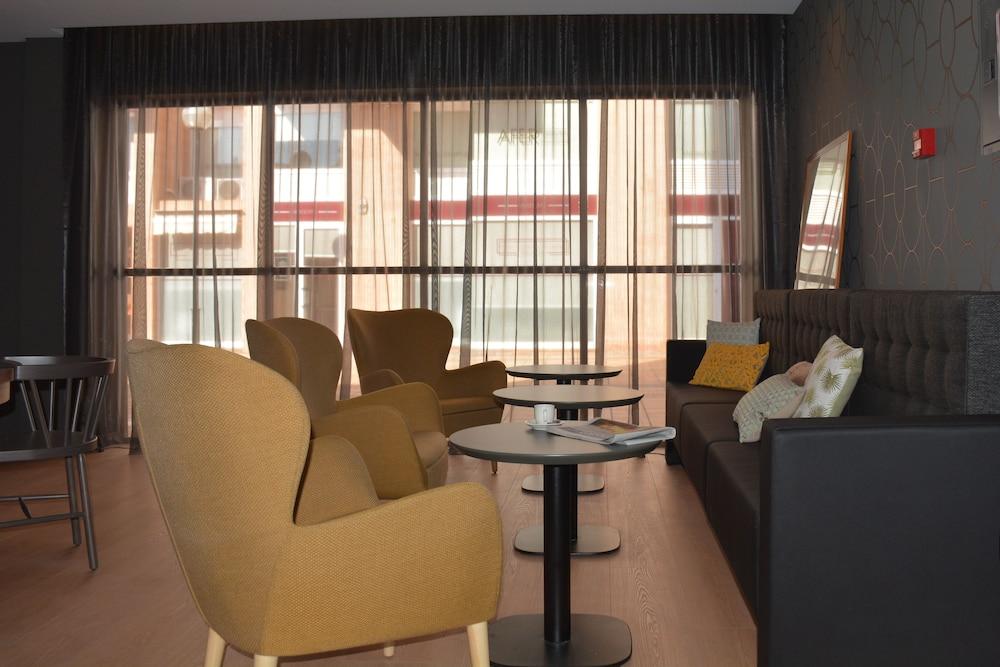 Up Rooms Vic Hotel Eksteriør billede